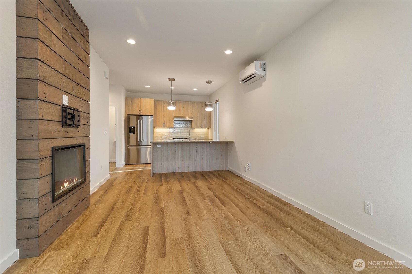 115 N 105th Street #B, Seattle, WA 98133