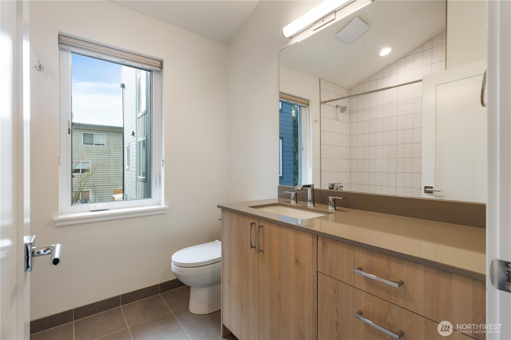 115 N 105th Street #B, Seattle, WA 98133