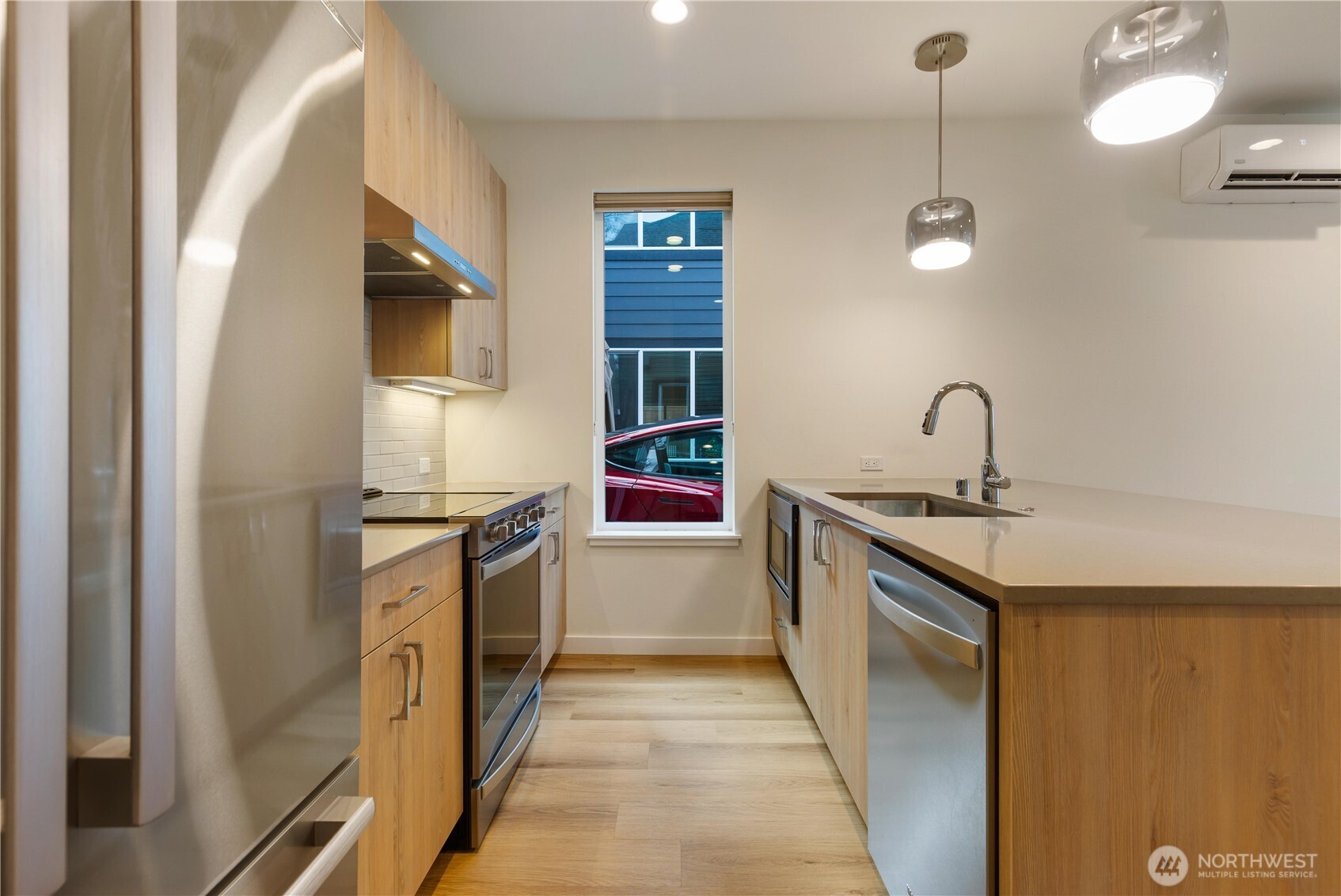 115 N 105th Street #B, Seattle, WA 98133