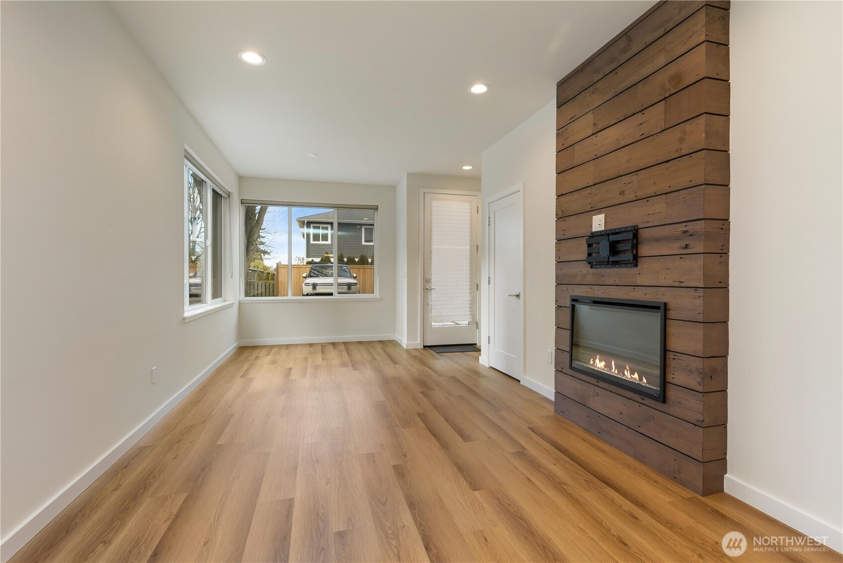 115 N 105th Street #B, Seattle, WA 98133