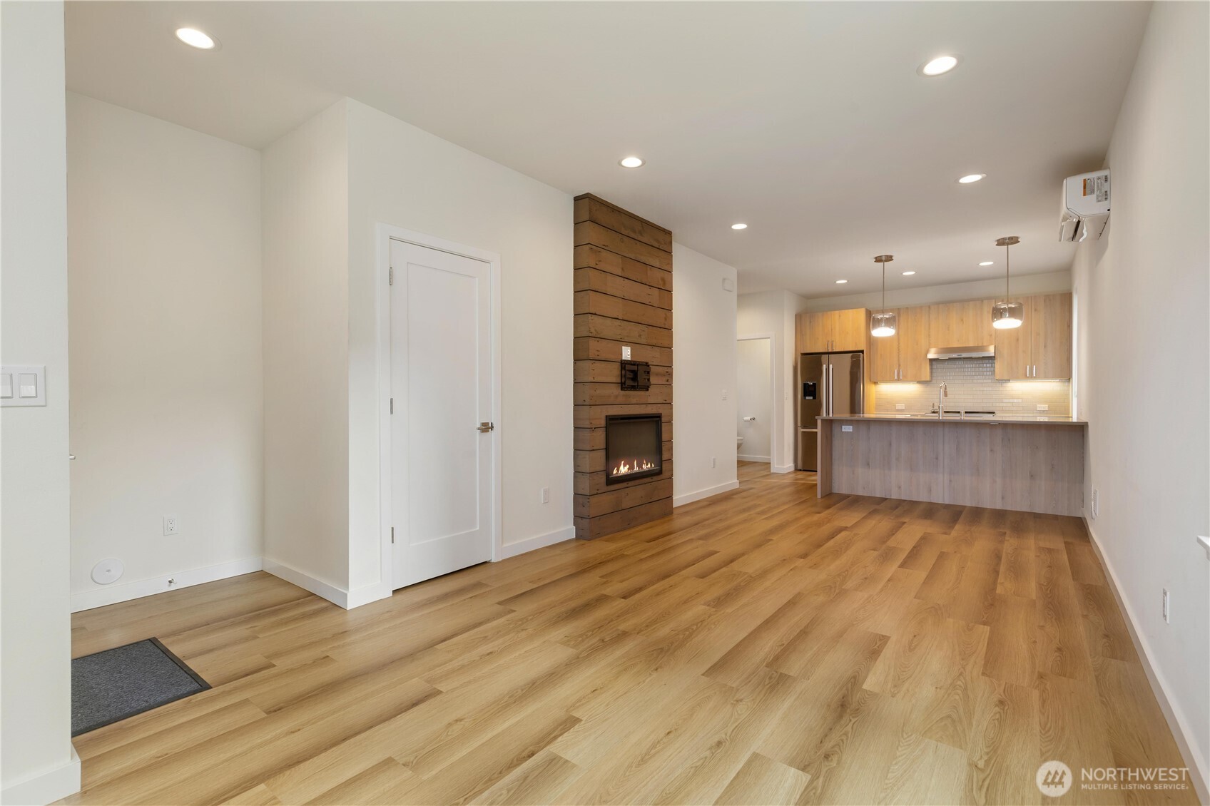 115 N 105th Street #B, Seattle, WA 98133