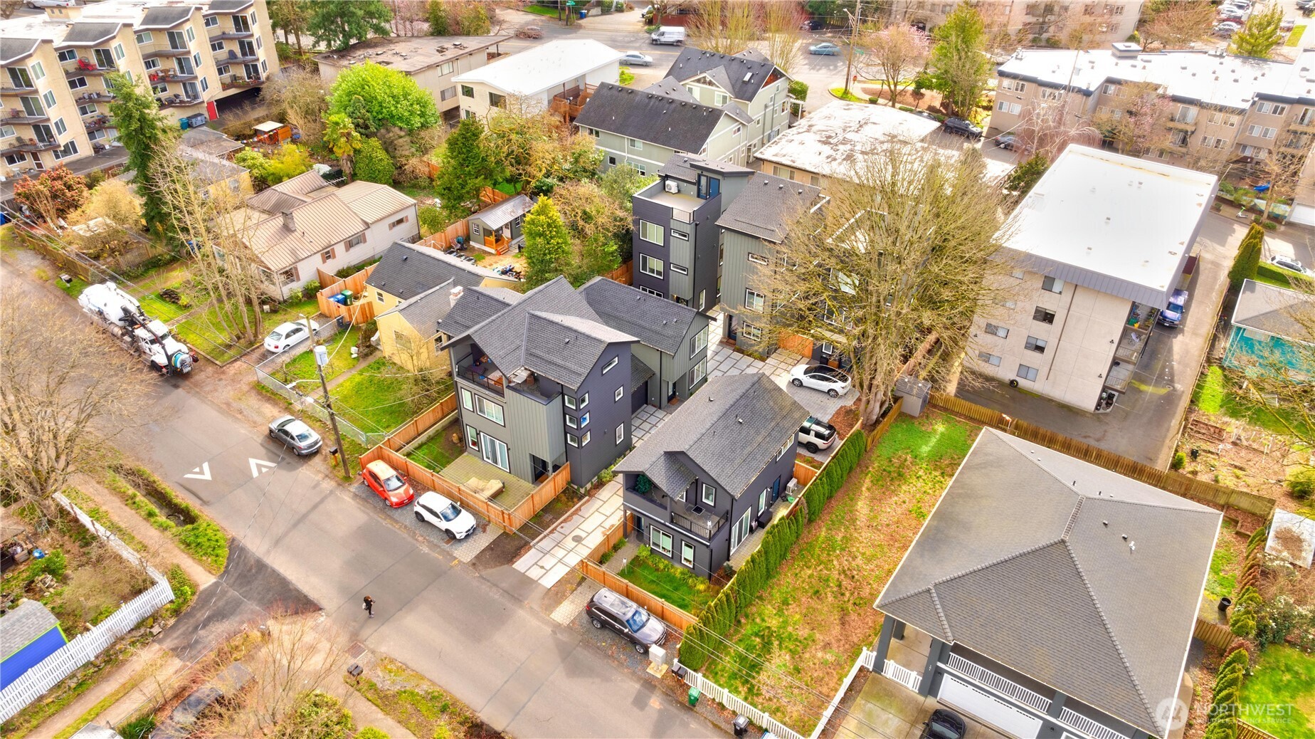 115 N 105th Street #B, Seattle, WA 98133