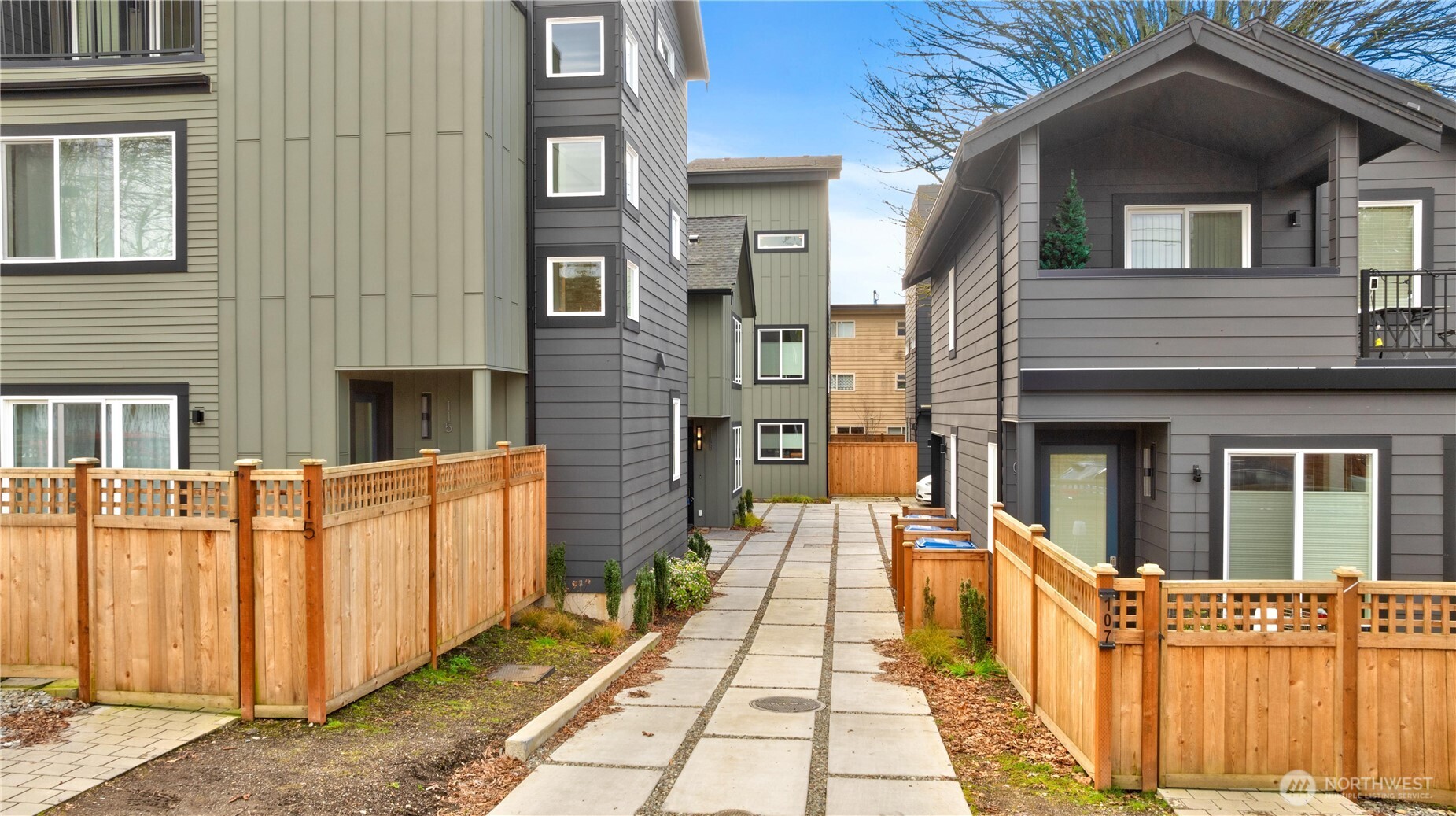 115 N 105th Street #B, Seattle, WA 98133