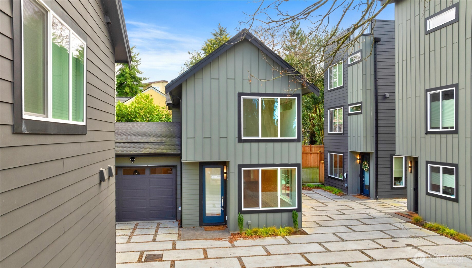 115 N 105th Street #B, Seattle, WA 98133