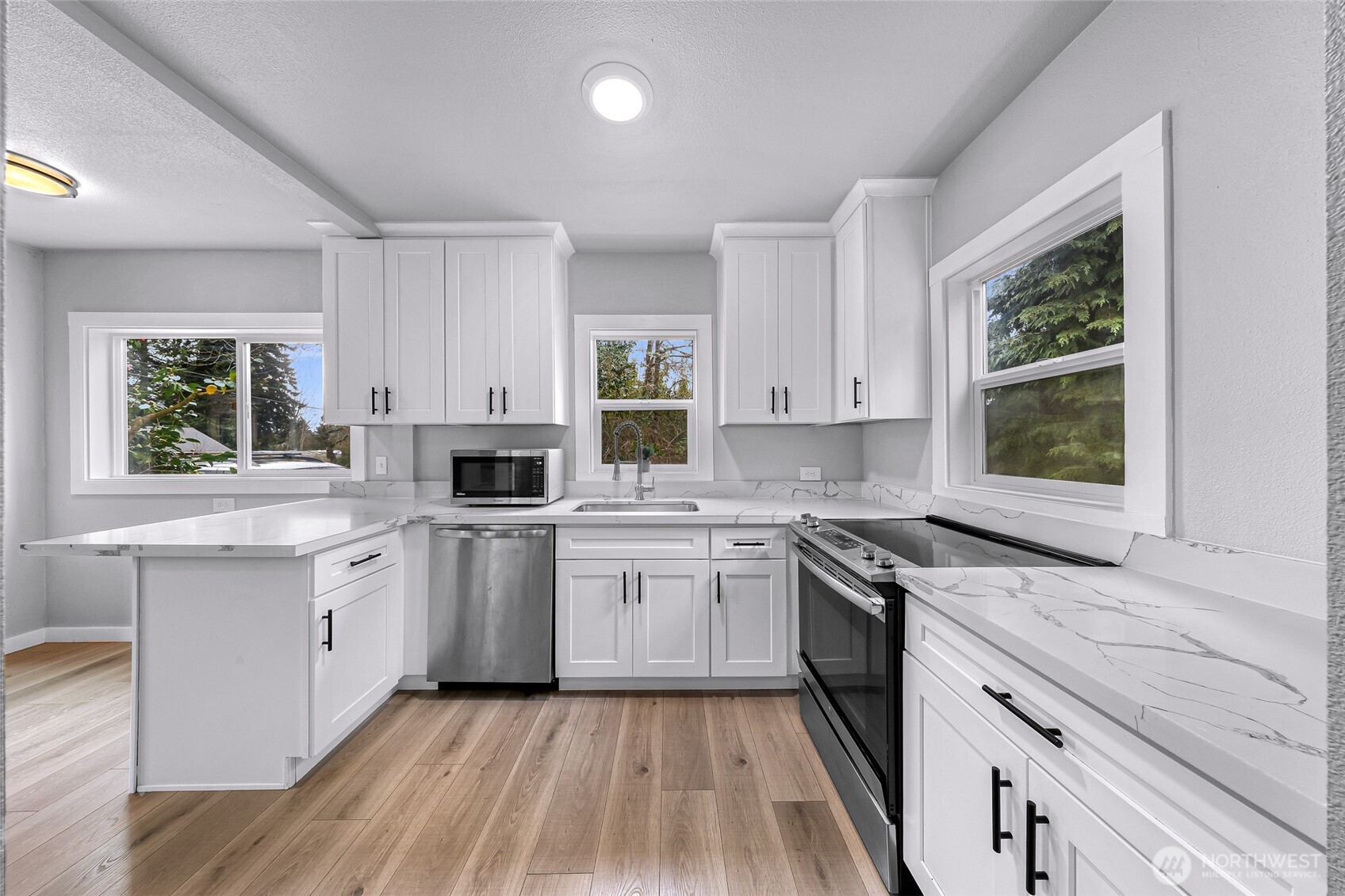 222 W Marilyn Avenue , Everett, WA 98204