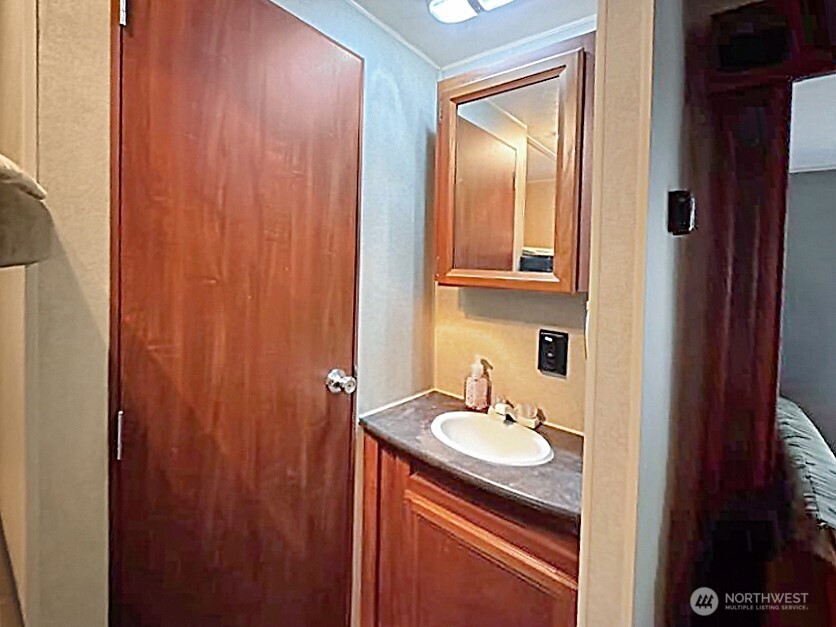 47 Wilderness Way , Deming, WA 98244