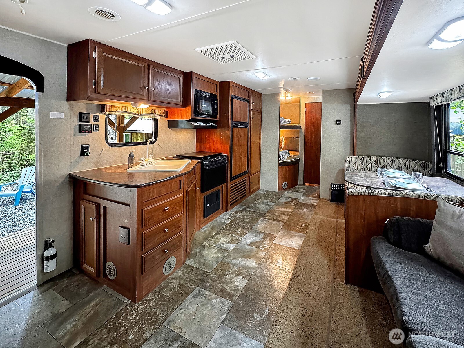 47 Wilderness Way , Deming, WA 98244