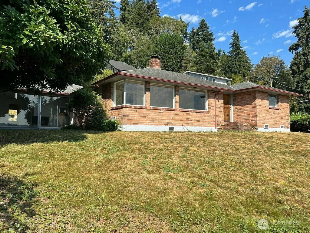 12725 42nd Avenue NE, Seattle, WA 98125