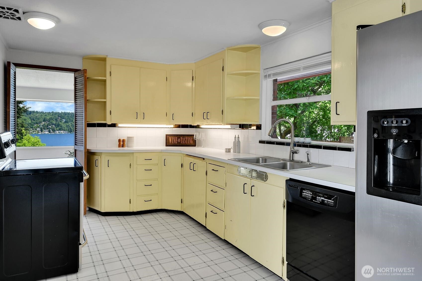 12725 42nd Avenue NE, Seattle, WA 98125