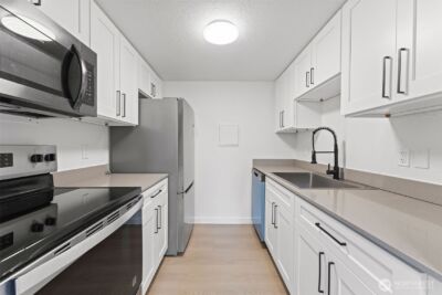 14020 Juanita Drive NE #B3, Kirkland, WA 98034-9740