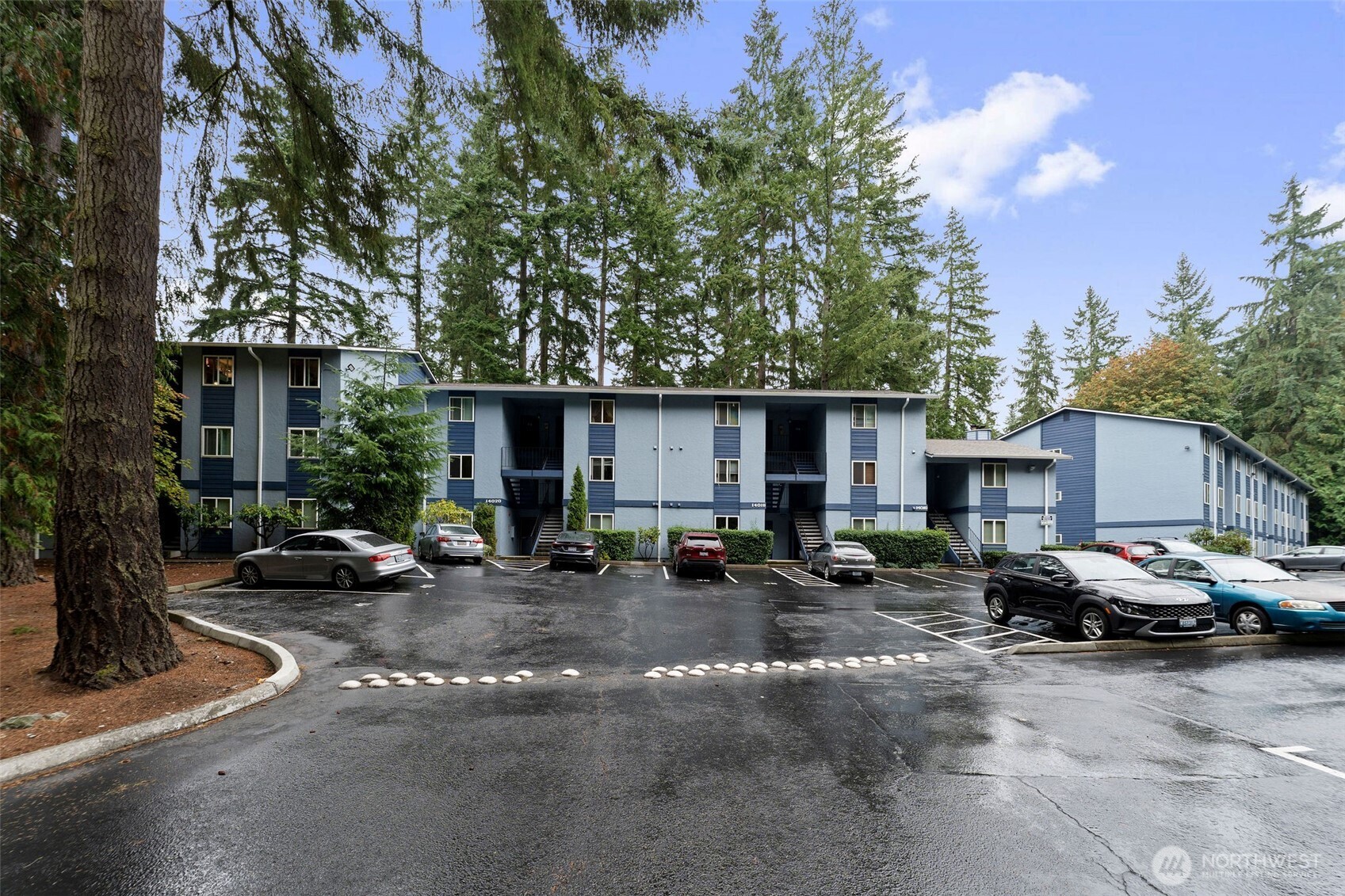 14020 Juanita Drive NE #B3, Kirkland, WA 98034-9740