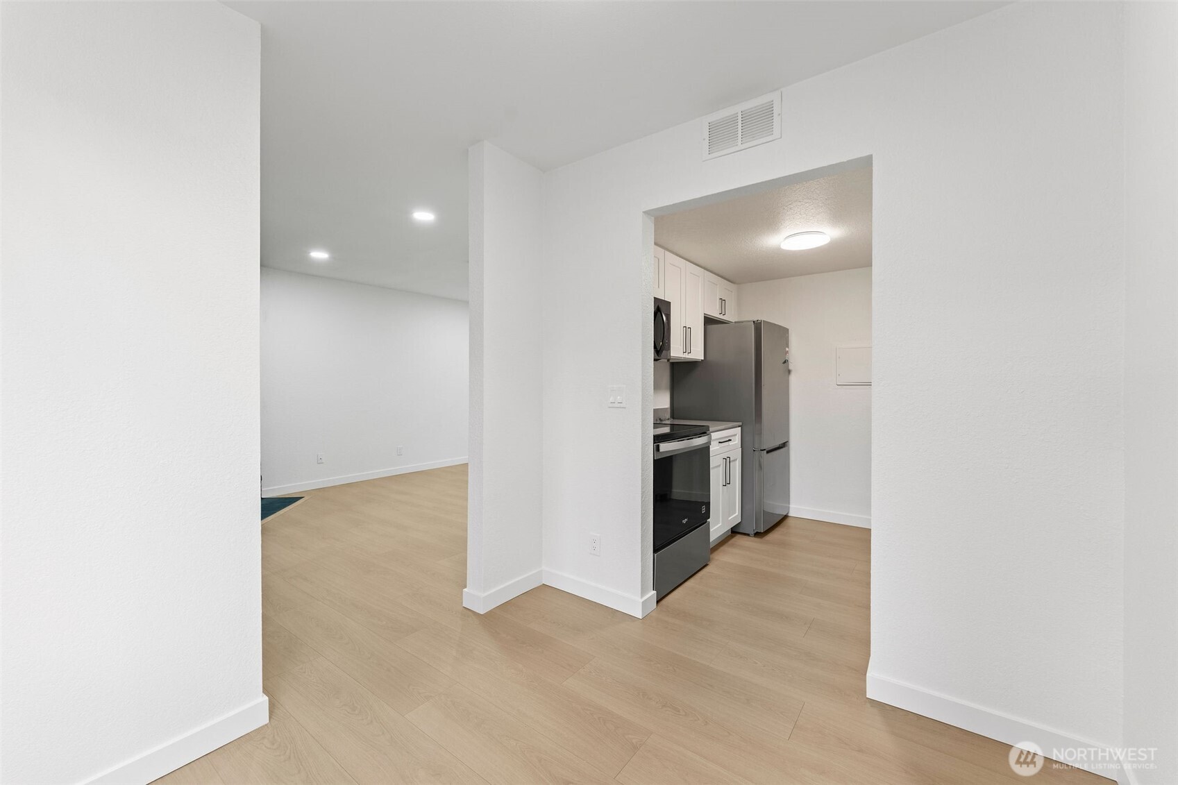 14020 Juanita Drive NE #B3, Kirkland, WA 98034-9740