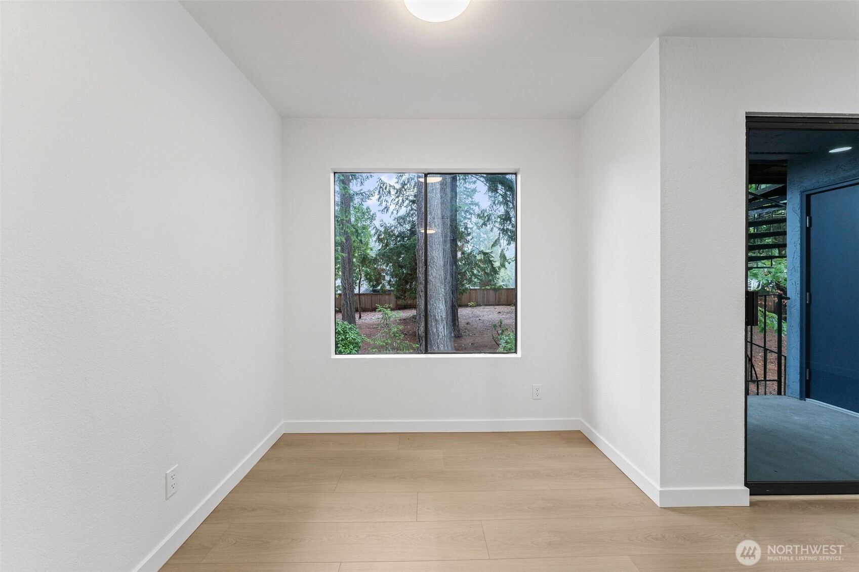 14020 Juanita Drive NE #B3, Kirkland, WA 98034-9740