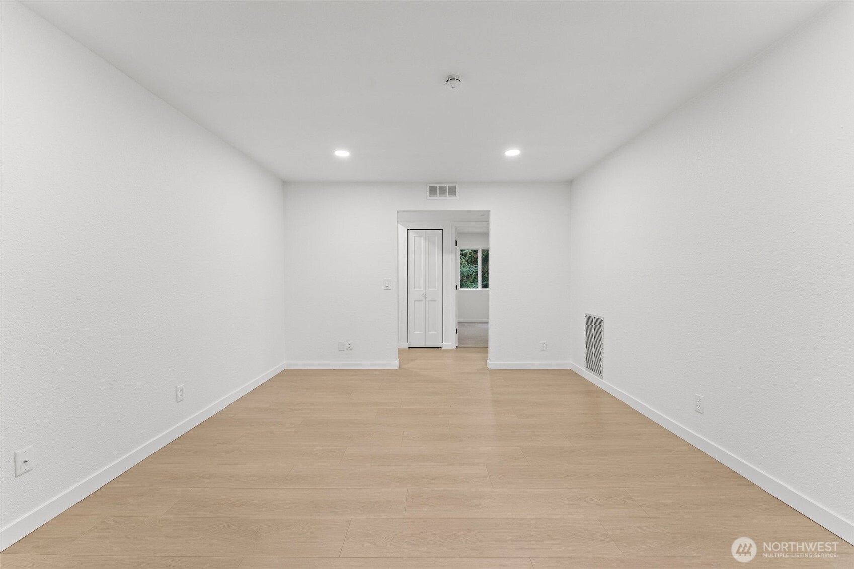 14020 Juanita Drive NE #B3, Kirkland, WA 98034-9740