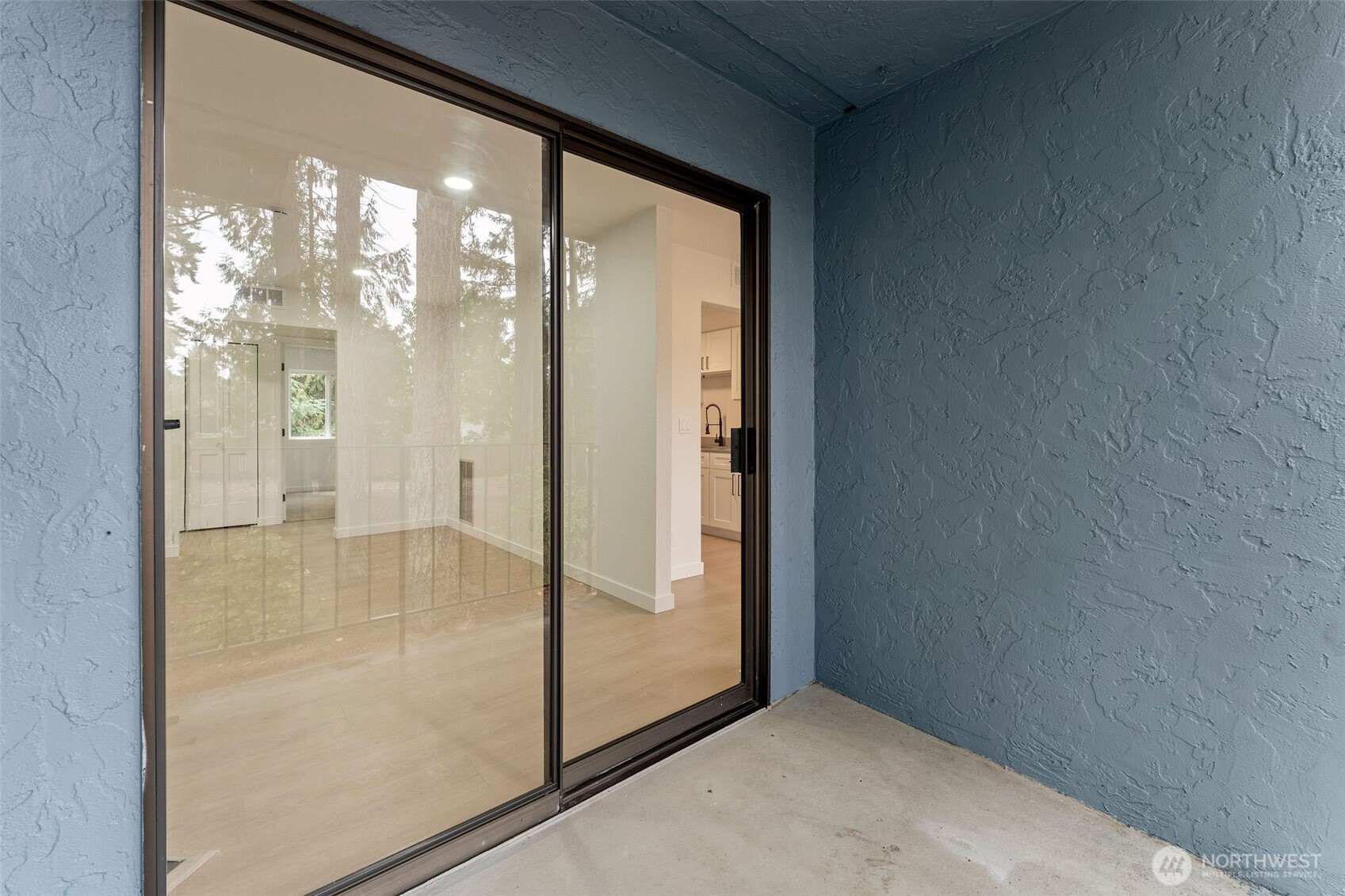 14020 Juanita Drive NE #B3, Kirkland, WA 98034-9740