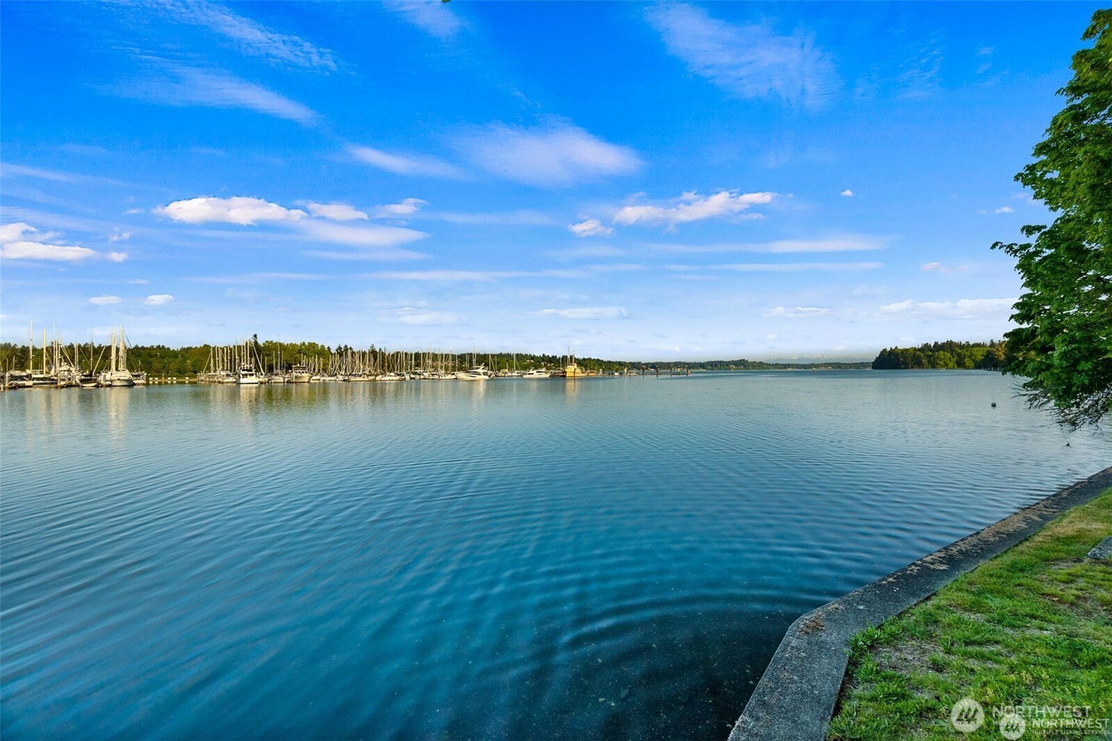 1333 East Bay Drive NE, Olympia, WA 98506