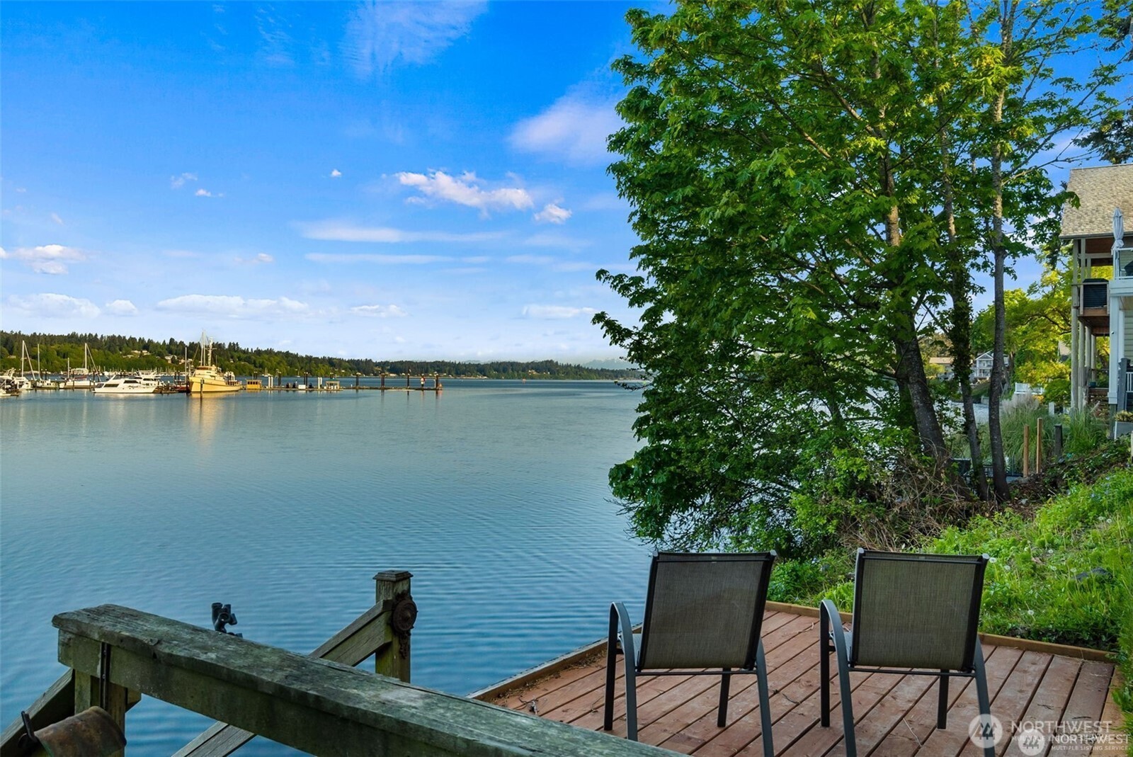 1333 East Bay Drive NE, Olympia, WA 98506