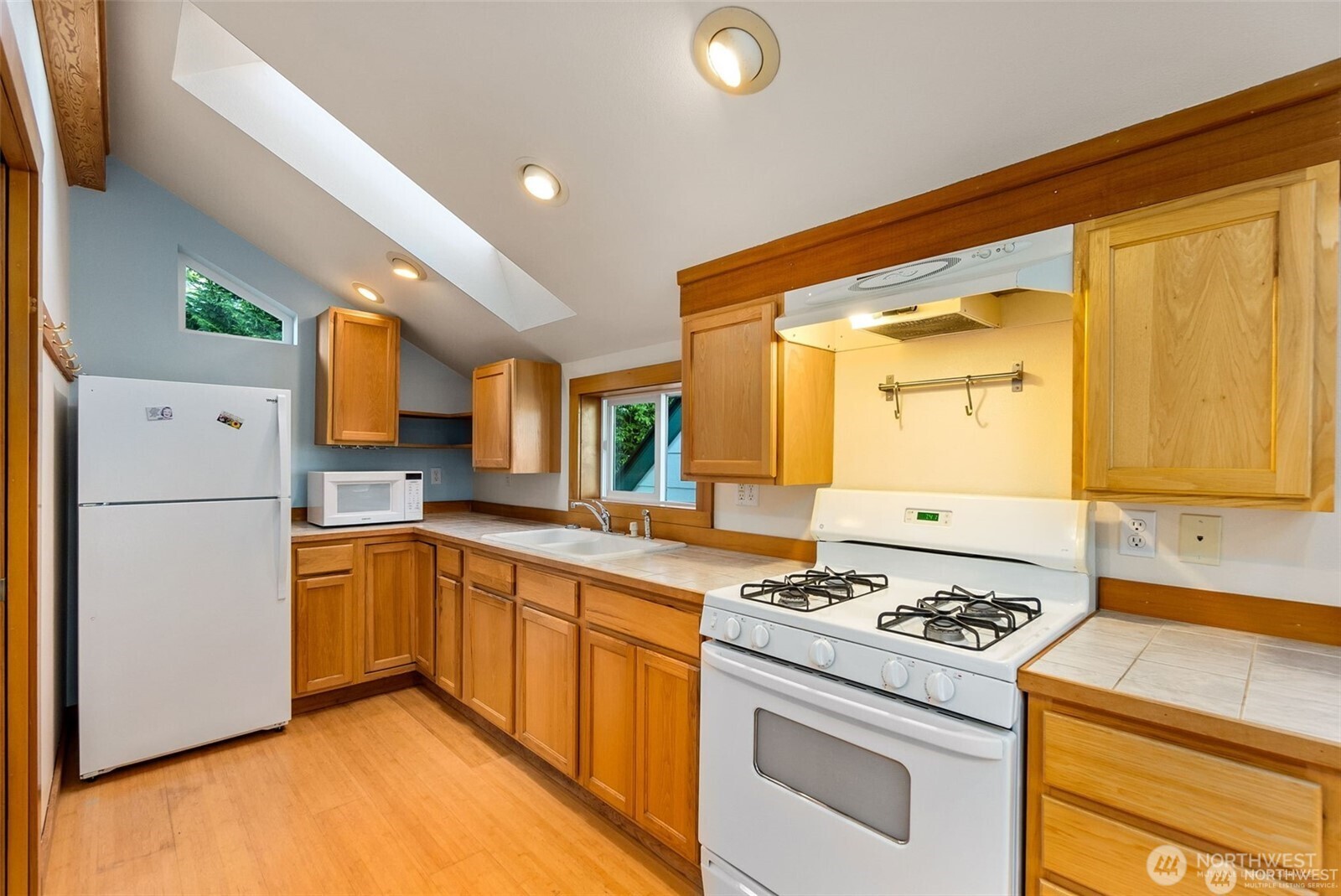 1333 East Bay Drive NE, Olympia, WA 98506