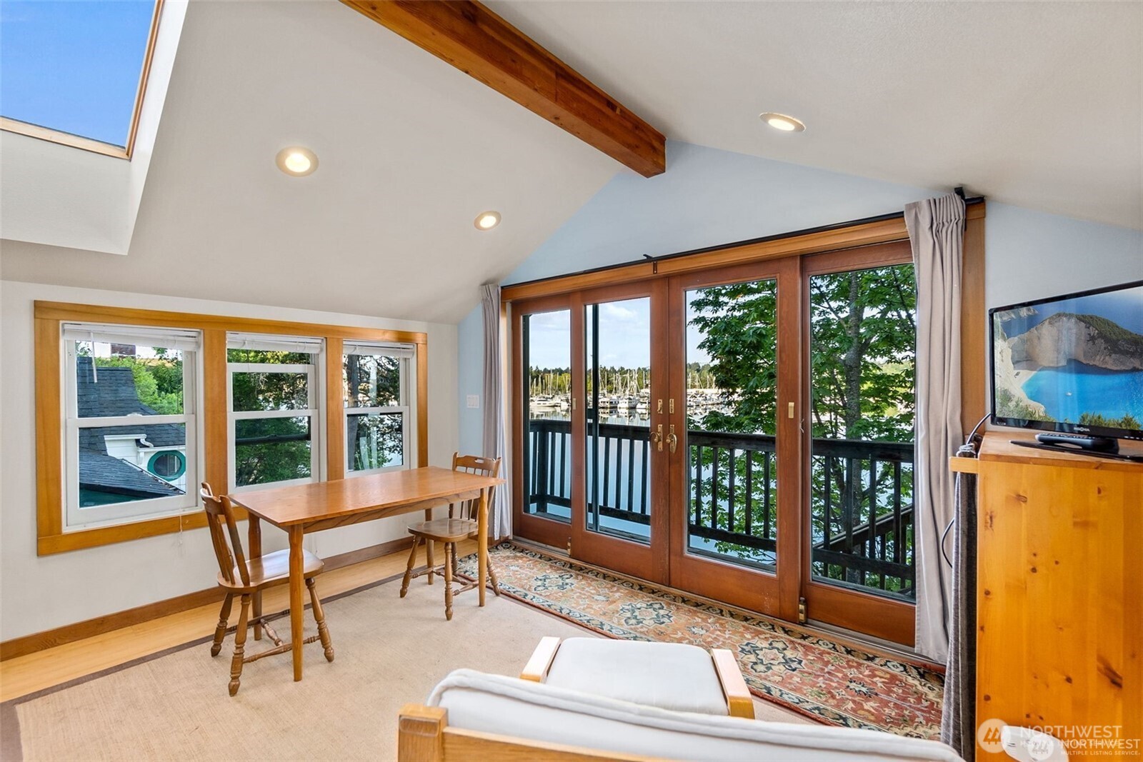 1333 East Bay Drive NE, Olympia, WA 98506