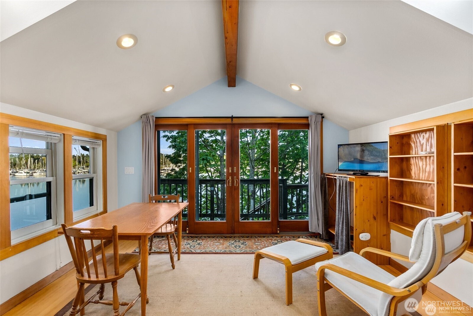 1333 East Bay Drive NE, Olympia, WA 98506