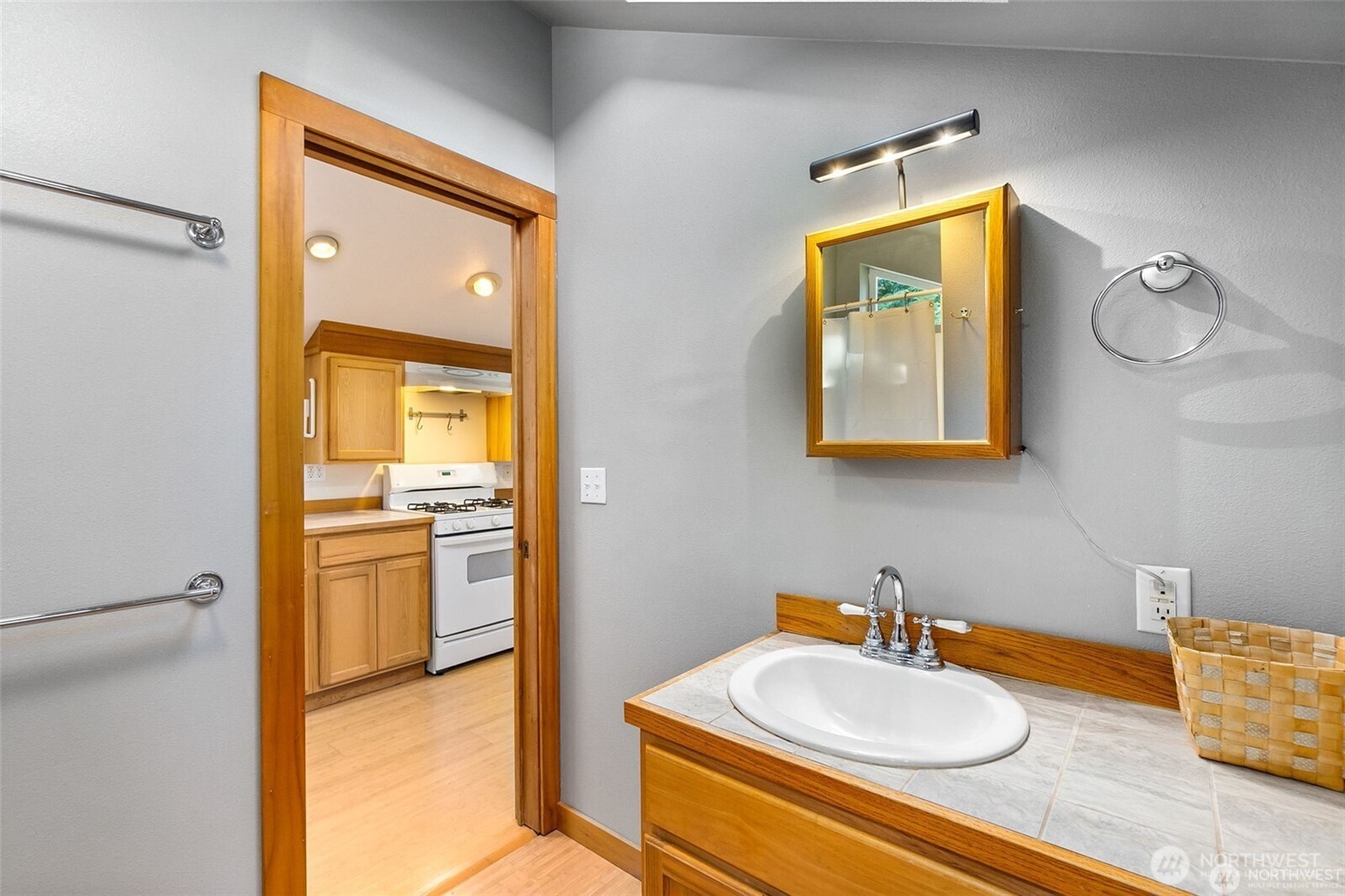 1333 East Bay Drive NE, Olympia, WA 98506