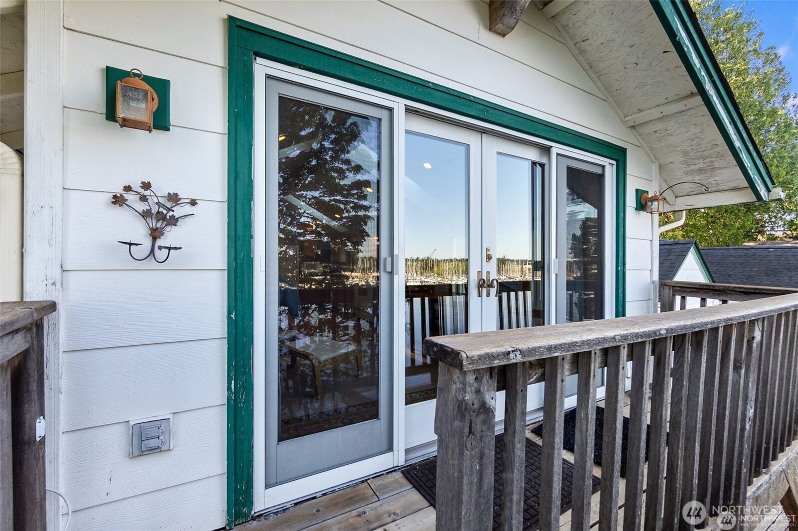 1333 East Bay Drive NE, Olympia, WA 98506