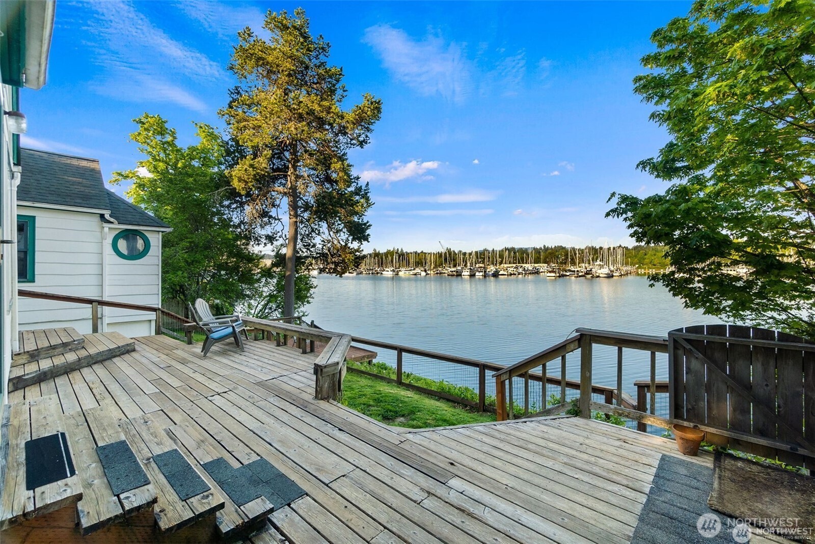 1333 East Bay Drive NE, Olympia, WA 98506