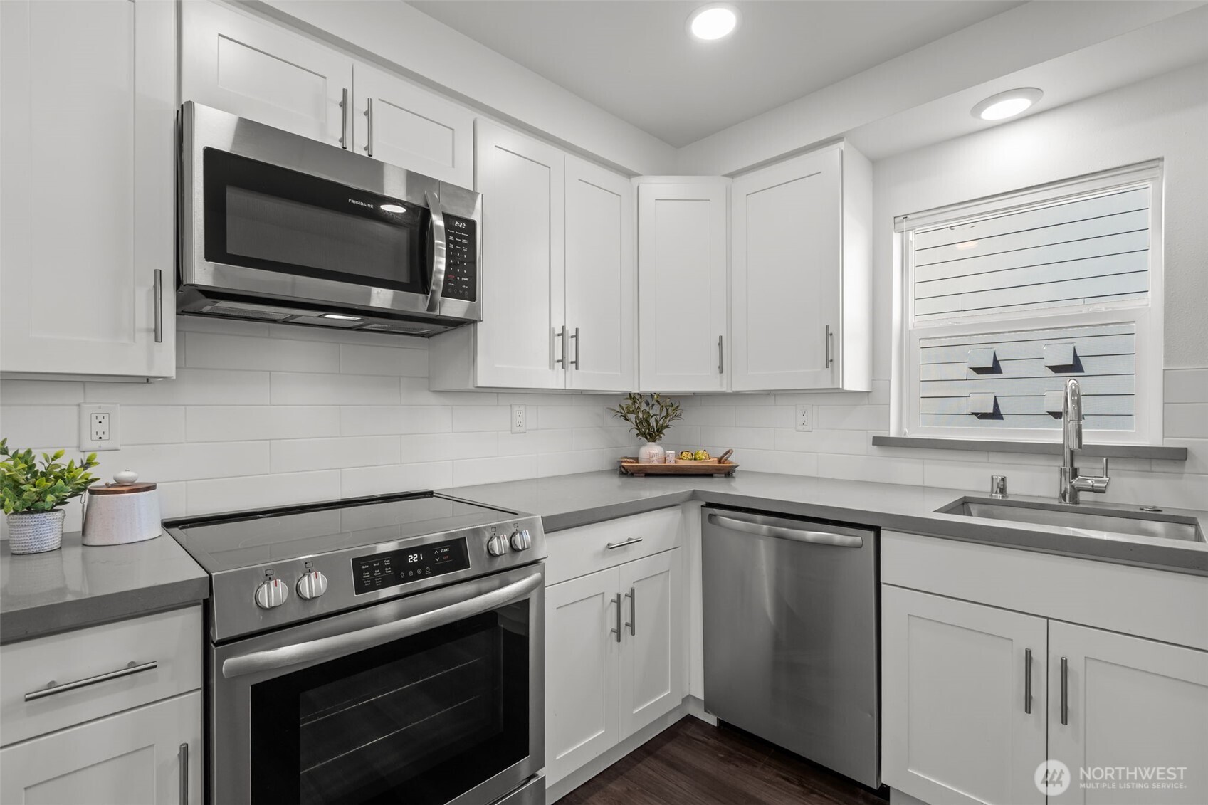 940 N 89th Street , Seattle, WA 98103