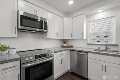 940 N 89th Street , Seattle, WA 98103 - Photo 11