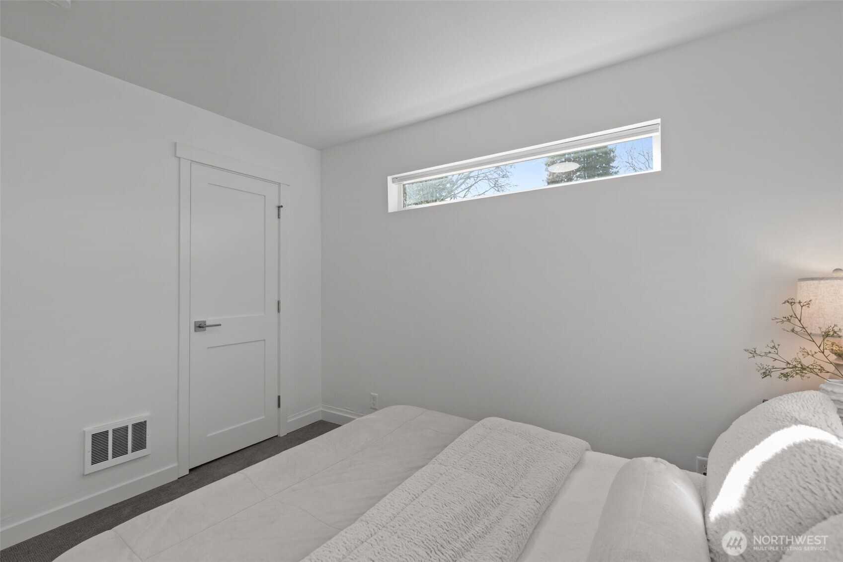 940 N 89th Street , Seattle, WA 98103