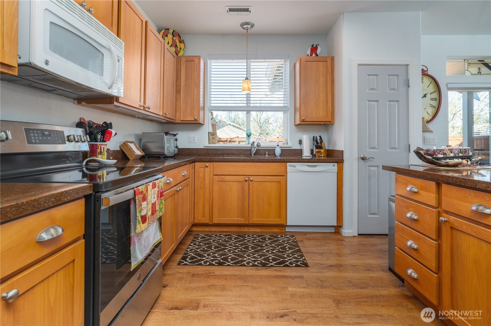 4957 Bend Drive NE, Lacey, WA 98516