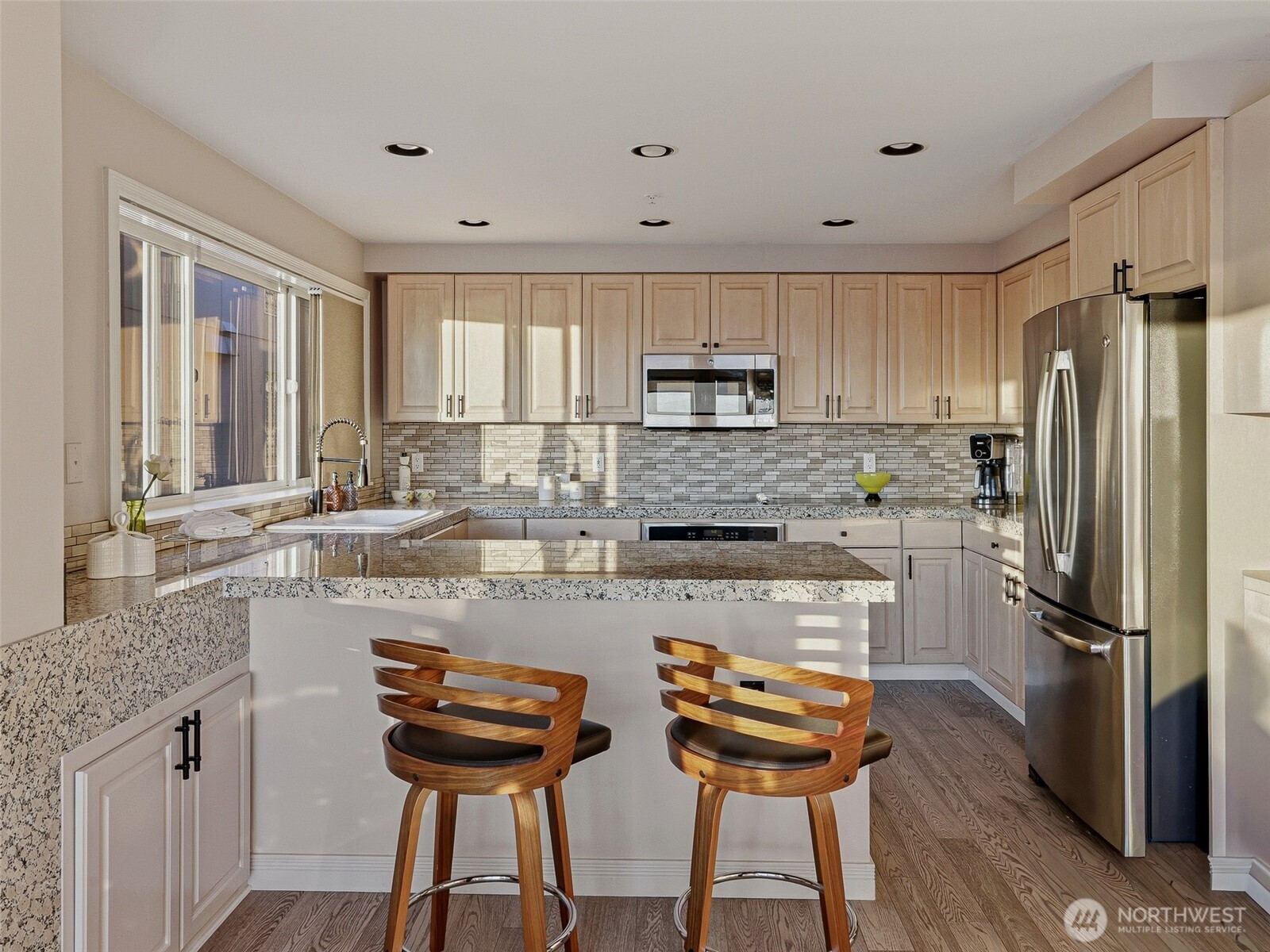 601 W Mercer Place #301, Seattle, WA 98119