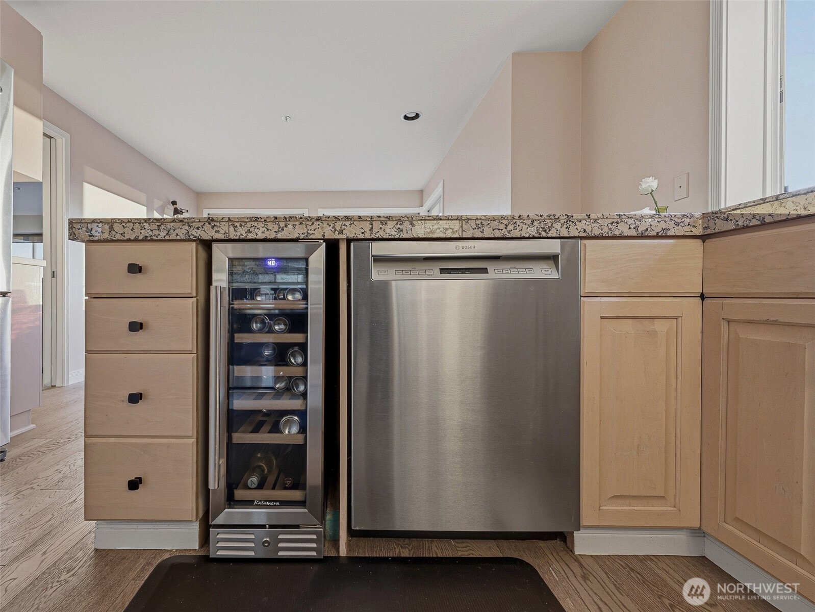 601 W Mercer Place #301, Seattle, WA 98119