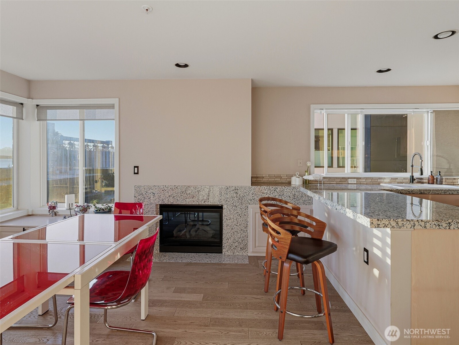 601 W Mercer Place #301, Seattle, WA 98119