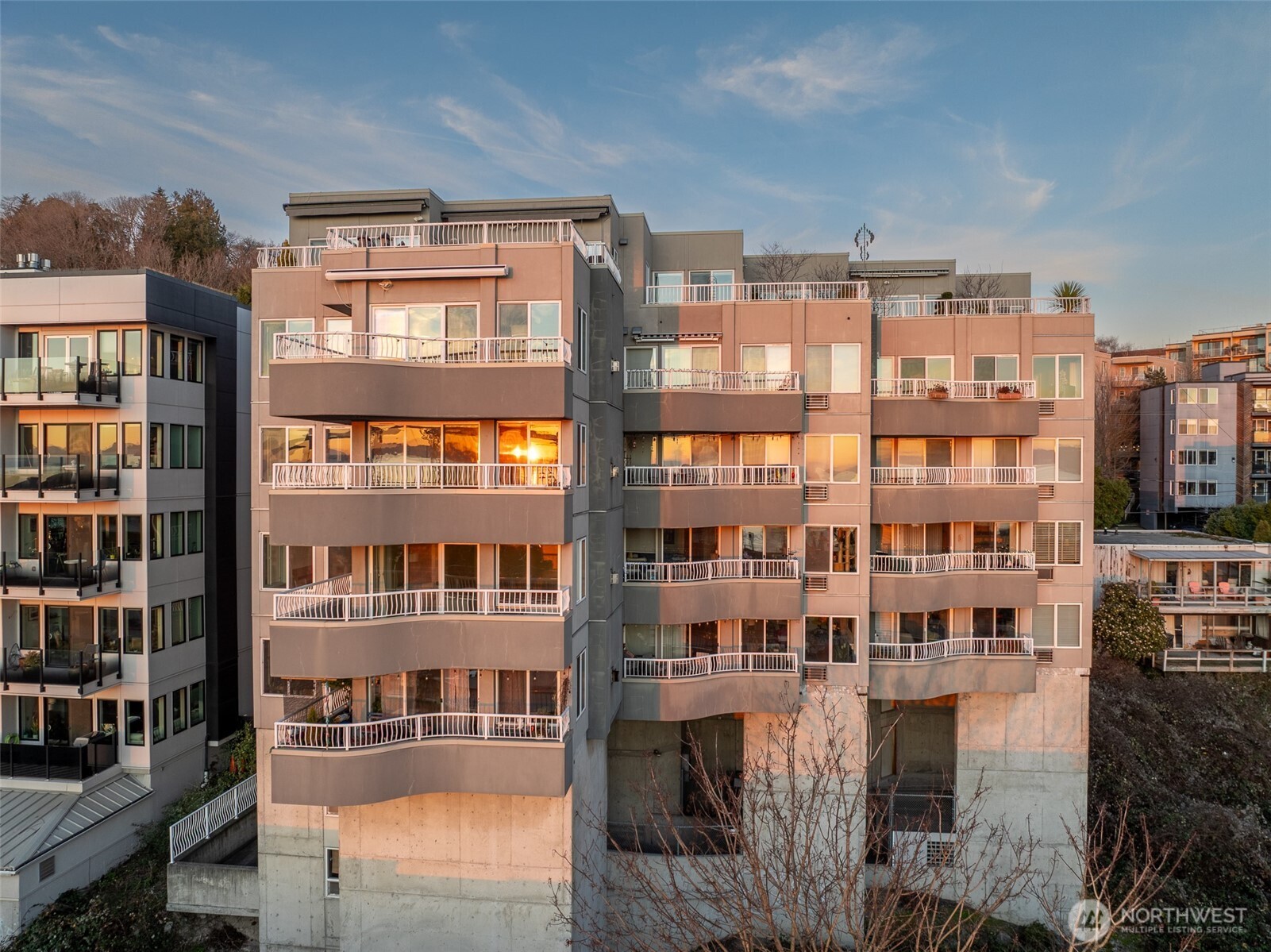 601 W Mercer Place #301, Seattle, WA 98119