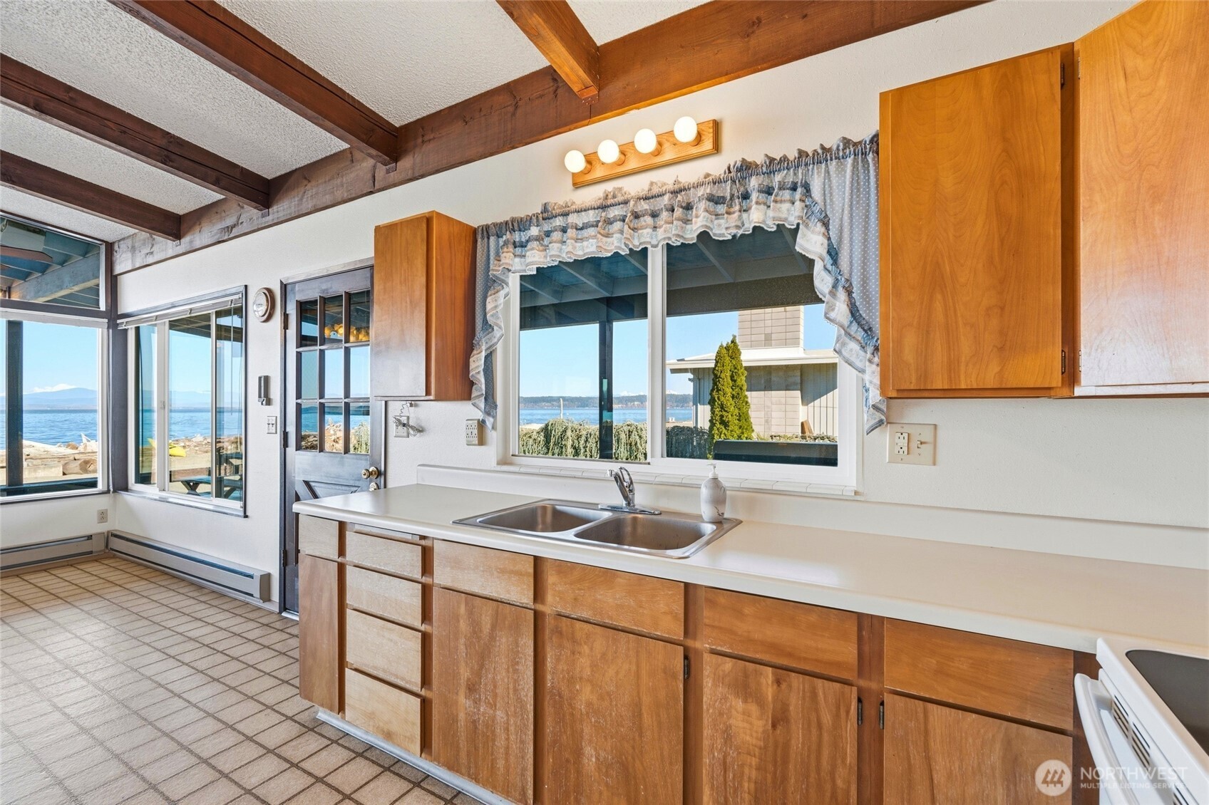 903 Port Susan Terrace Road , Camano Island, WA 98282