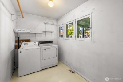 946 N 86th Street , Seattle, WA 98103 - Photo 16