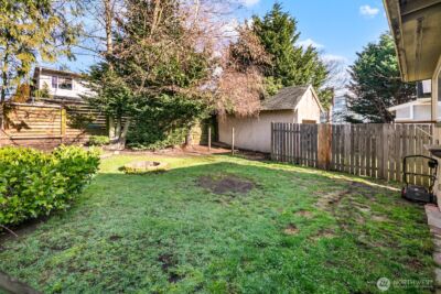 946 N 86th Street , Seattle, WA 98103 - Photo 18