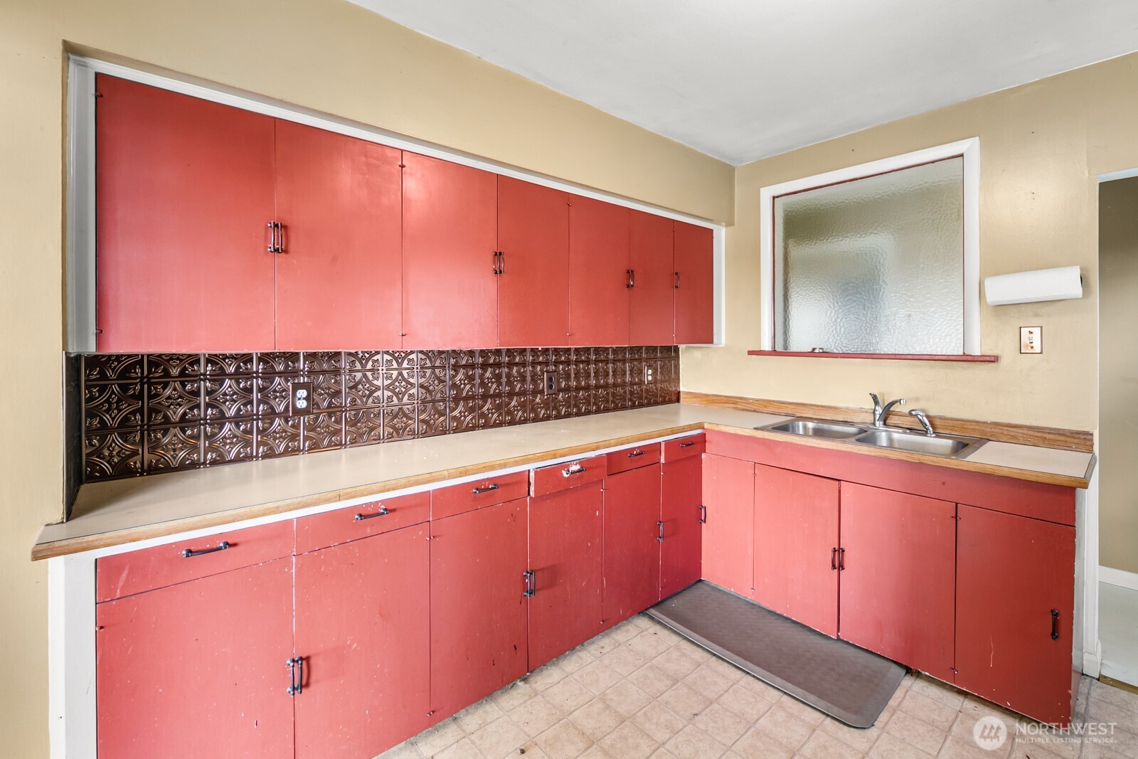 946 N 86th Street , Seattle, WA 98103