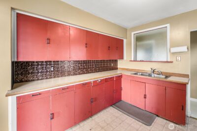 946 N 86th Street , Seattle, WA 98103 - Photo 6