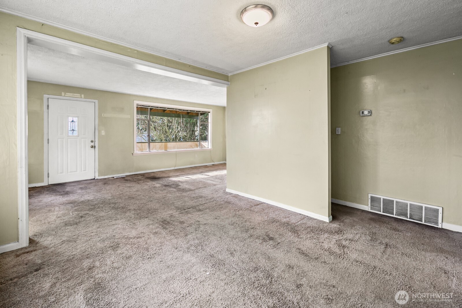 946 N 86th Street , Seattle, WA 98103