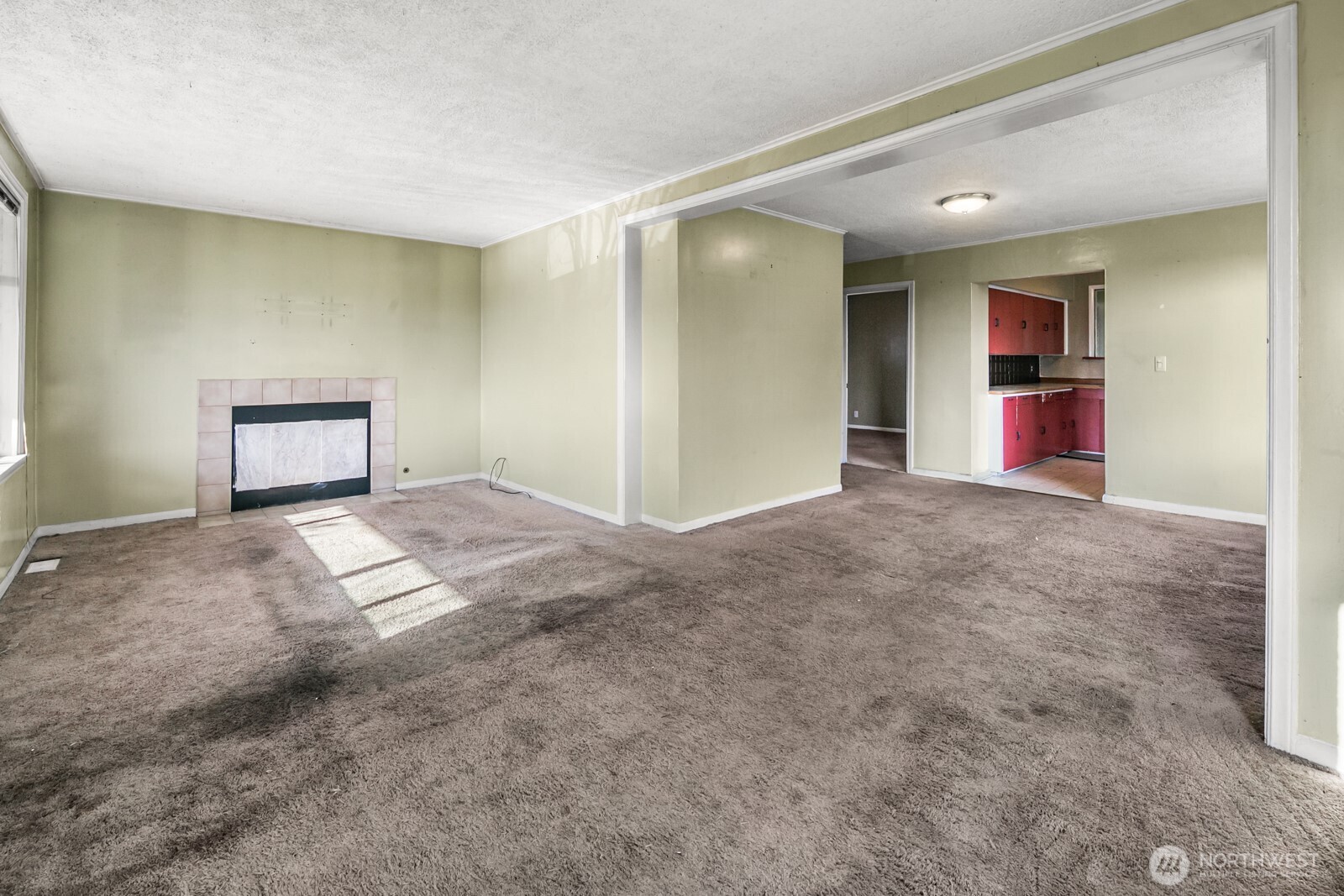 946 N 86th Street , Seattle, WA 98103