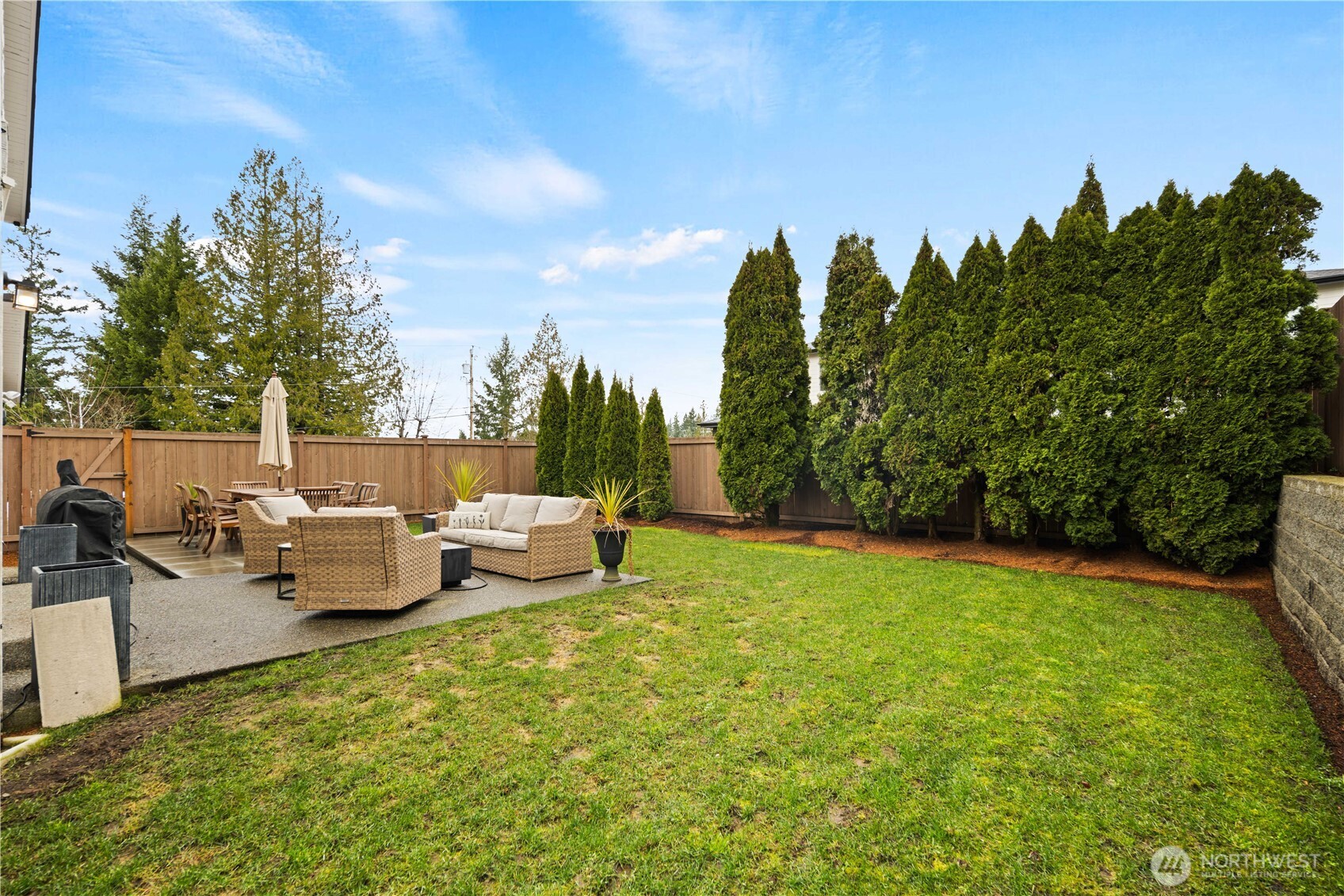23011 SE Lake Wilderness Drive , Maple Valley, WA 98038