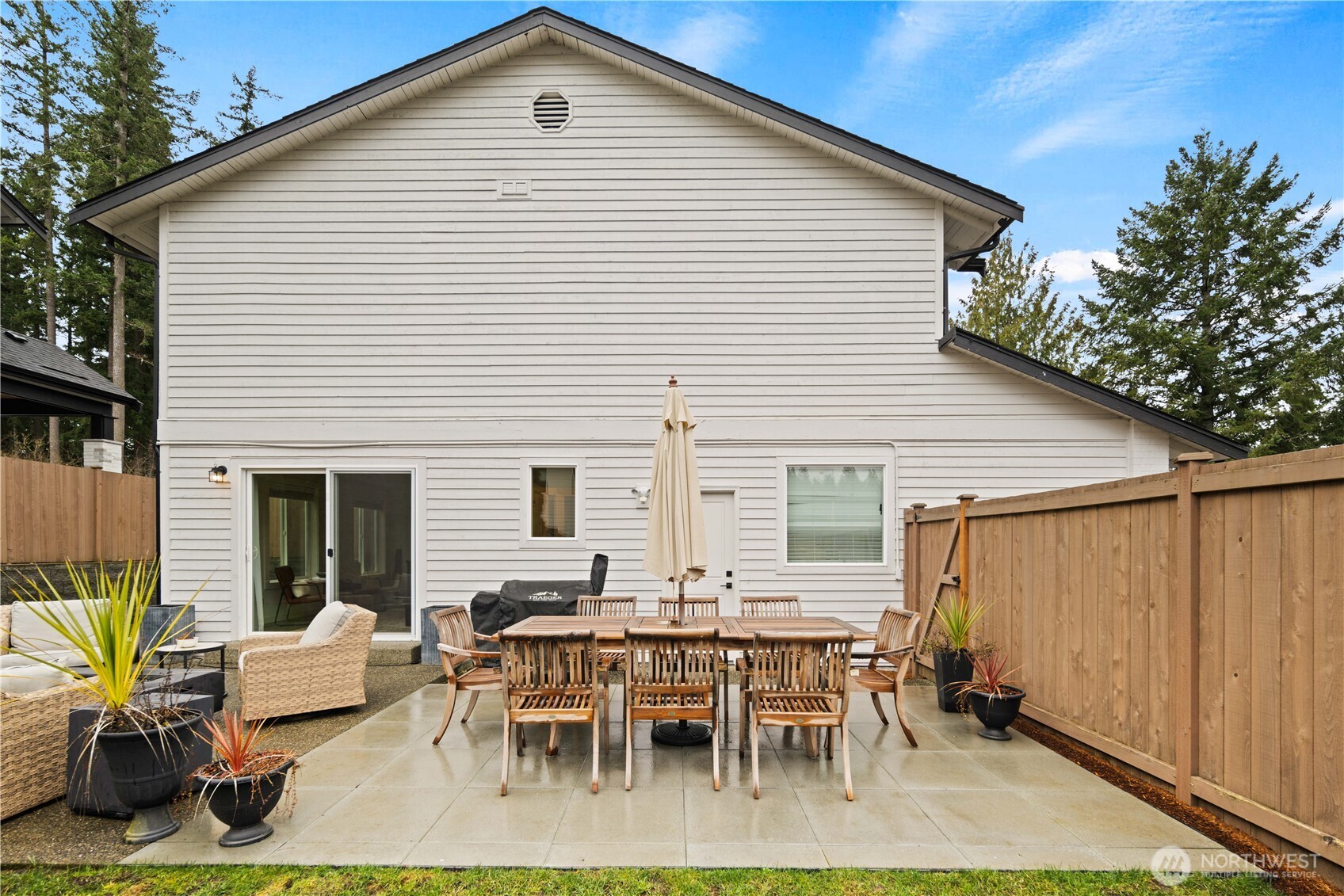 23011 SE Lake Wilderness Drive , Maple Valley, WA 98038