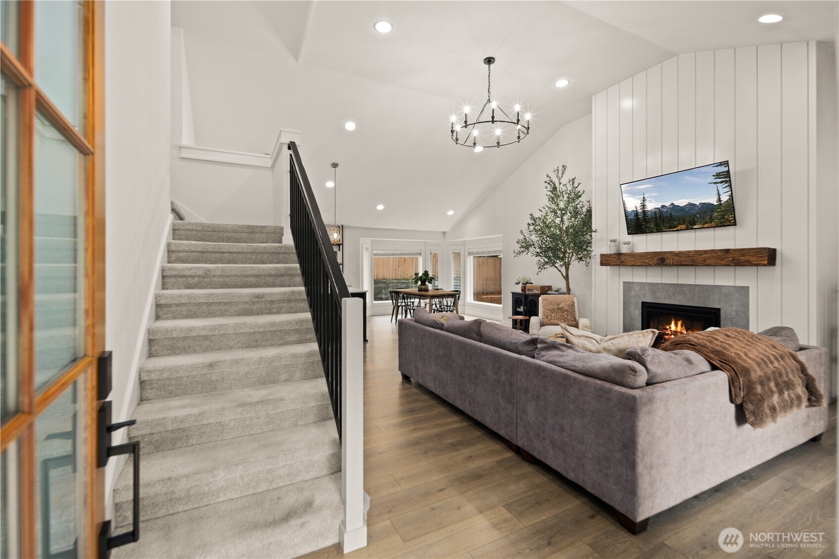 23011 SE Lake Wilderness Drive , Maple Valley, WA 98038