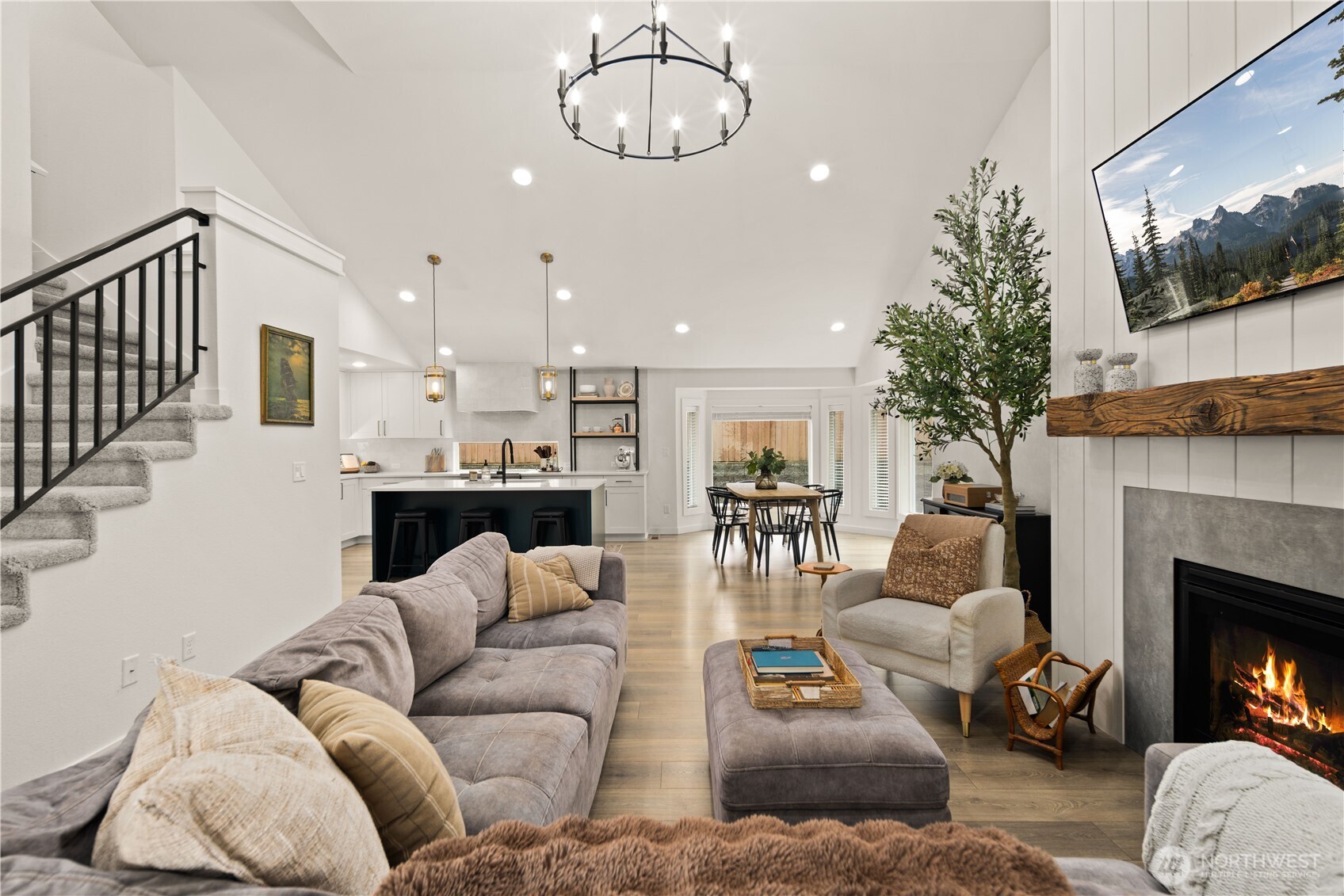 23011 SE Lake Wilderness Drive , Maple Valley, WA 98038