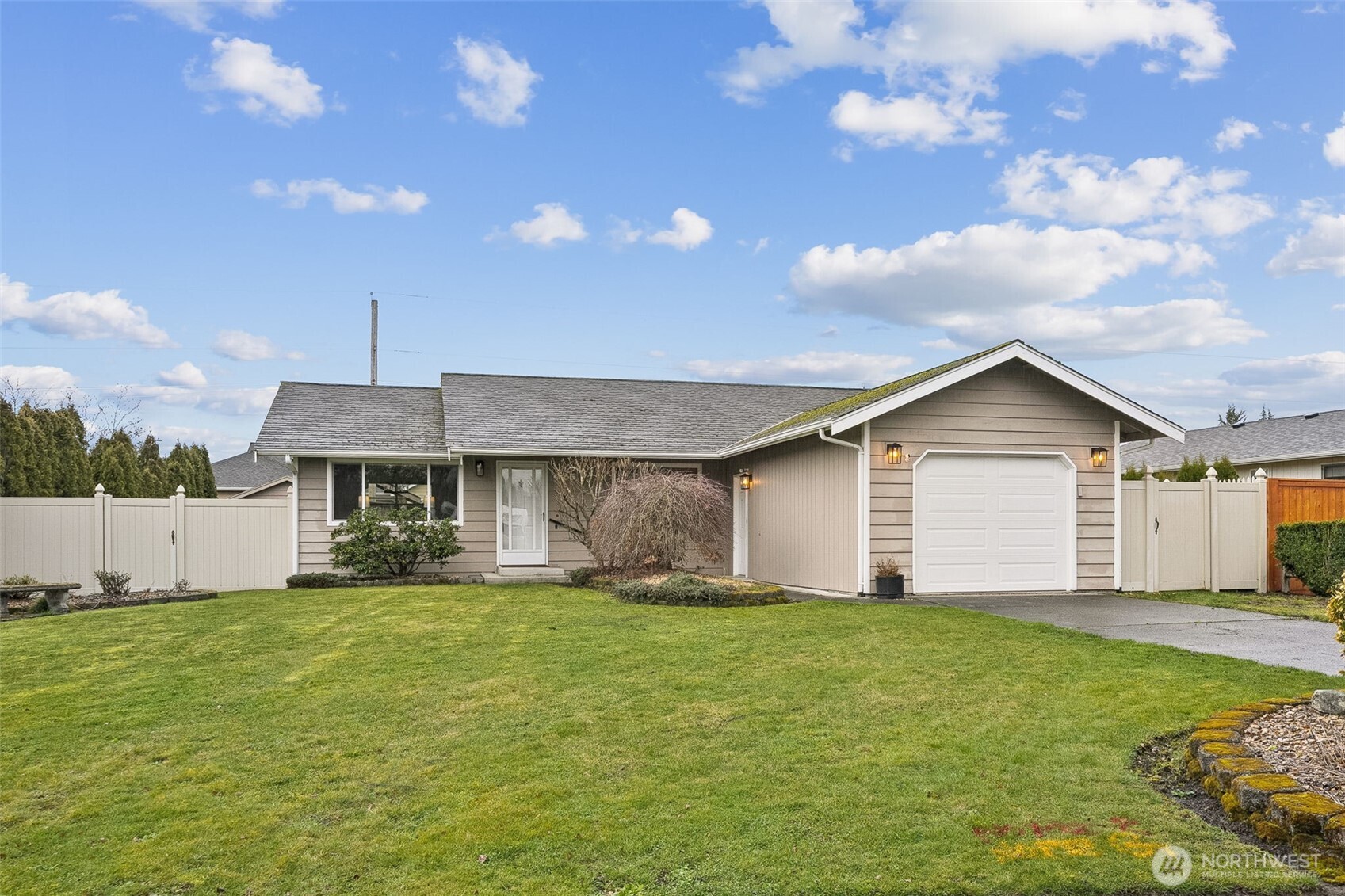 425 Rosewood Drive , Buckley, WA 98321