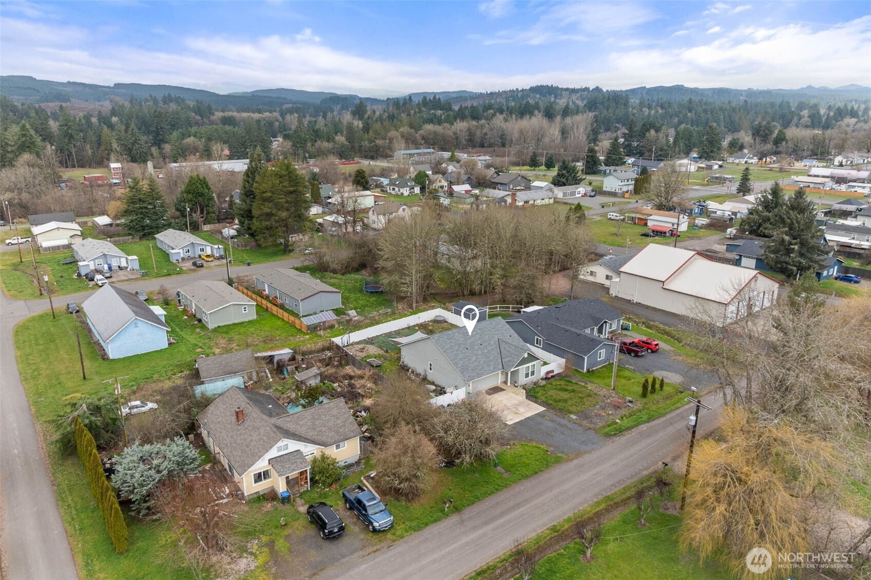 817 B Street , Vader, WA 98593