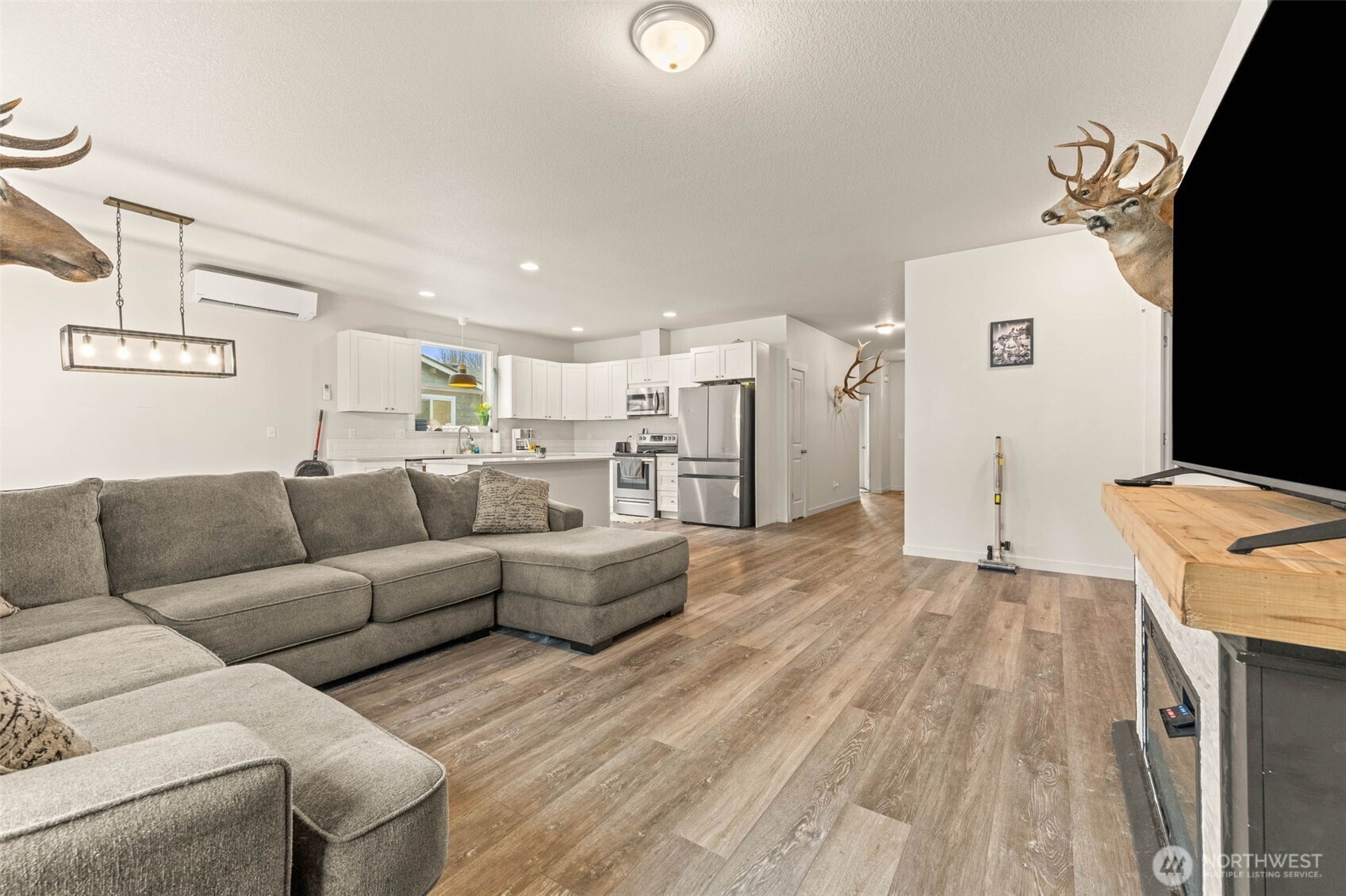 817 B Street , Vader, WA 98593