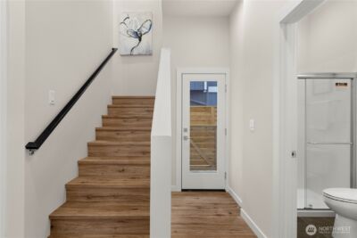 9518 Interlake Avenue N, Seattle, WA 98103 - Photo 12